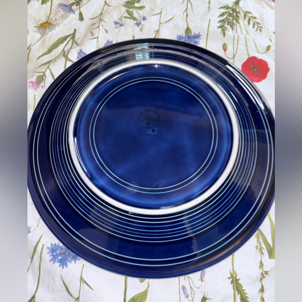 ❄️Fiesta Serving Platter 12" Dark Blue w/ White Snowflakes❄️ RETIRED ❄️ - Picture 9 of 10